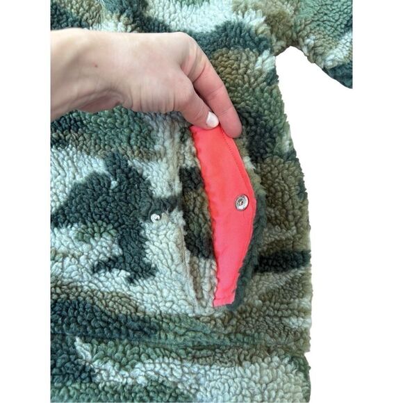J. Crew Vintage Fleece Camo Printed Sherpa Jacket size XS Pullover - Picture 11 of 12